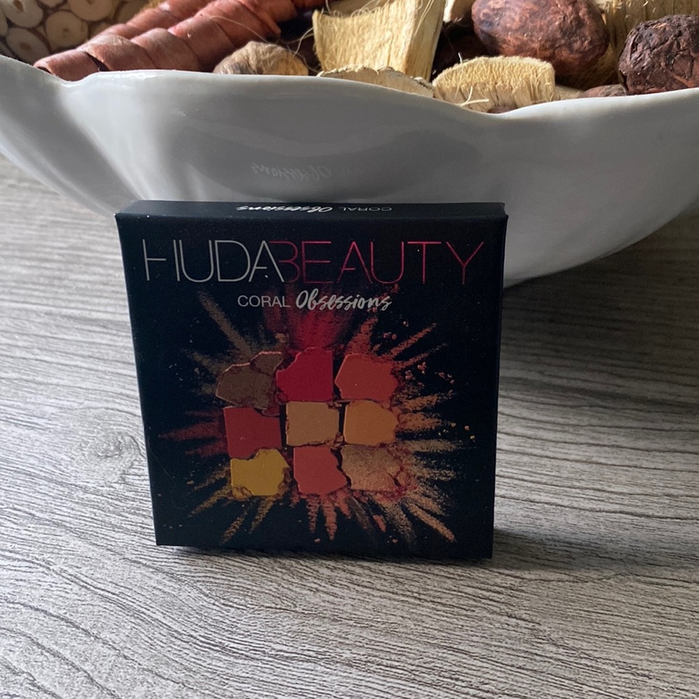 HUDA BEAUTY CORAL OBSESSION NWOT